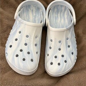 CROCS Blue and White Marble Sandals men’s size 8 women’s size 10